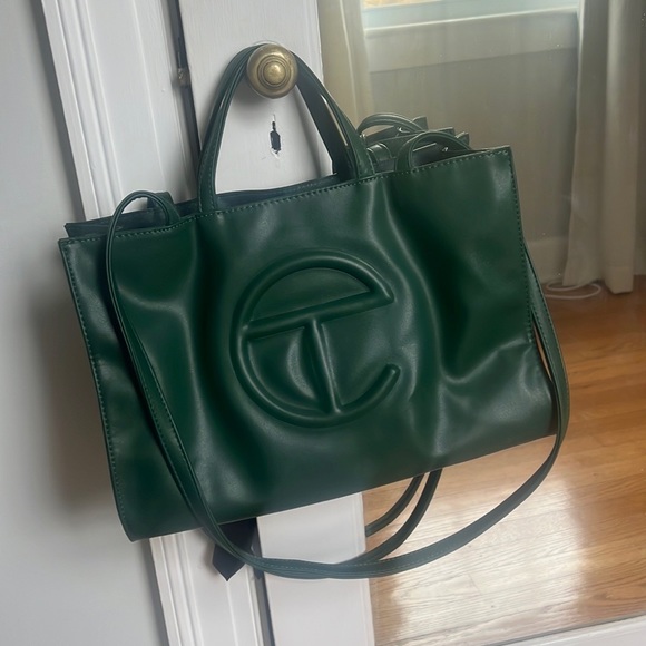 TELFAR medium dark olive bag - Celebrity Favorite! Rare color - Picture 3 of 6